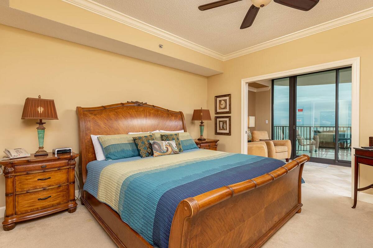 Condo, 3 habitaciones | Decoración personalizada y muebles diferentes
