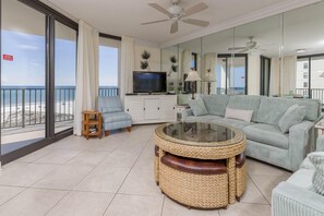 Condo, 3 Bedrooms | Living room