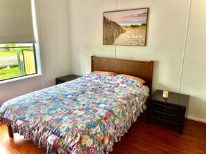 3 chambres, fer et planche à repasser, lit parapluie, Wi-Fi gratuit