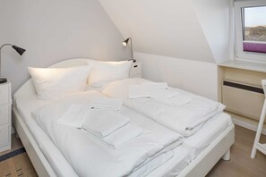 Unclassified image, 3 of 16, button