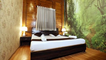 Deluxe Double Room | Individually decorated, individually furnished, desk, laptop workspace