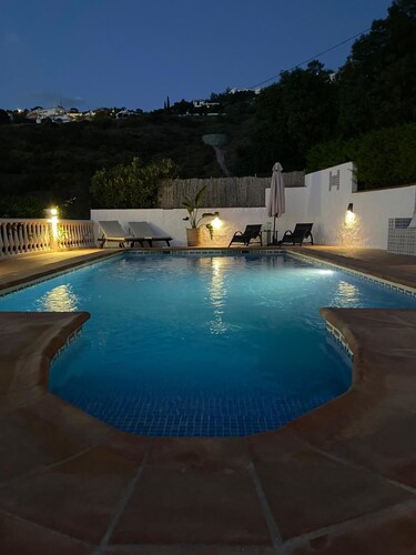 Casa Bán
Wonderful Villa with A/C 3 bedrooms 2 bathrooms. Private Pool & BBQ