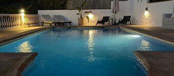 Casa Bán
Wonderful Villa with A/C 3 bedrooms 2 bathrooms. Private Pool & BBQ