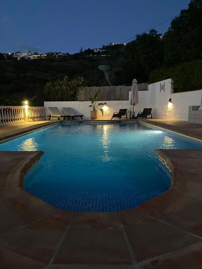 Casa Bán
Wonderful Villa with A/C 3 bedrooms 2 bathrooms. Private Pool & BBQ