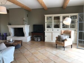 TV, fireplace - Peaceful Retreat in Pougnadoresse (Pougnadoresse)