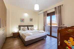 3 عدّة غرف نوم ومكواة/لوح كي وواي فاي مجانًا وملاءات أسرّة