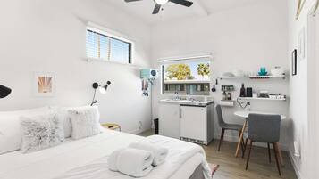 Iron/ironing board, travel cot, WiFi, bed sheets