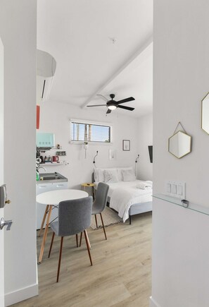 Iron/ironing board, travel crib, WiFi, bed sheets