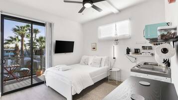 Iron/ironing board, travel cot, WiFi, bed sheets