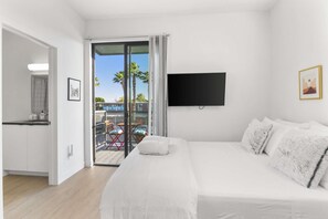 Iron/ironing board, travel crib, WiFi, bed sheets