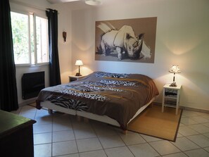 4 chambres, fer et planche à repasser, Wi-Fi gratuit, draps fournis