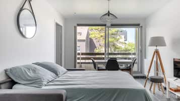 2 chambres, lit parapluie, draps fournis