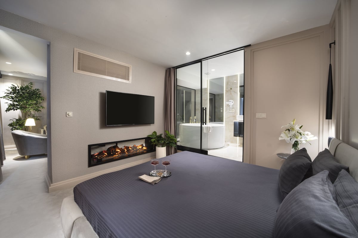 Executive Suite with Turkish Hammam - Spa Bath - Fireplace | 1 dormitorio, ropa de cama de alta calidad, caja fuerte