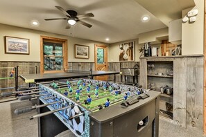 Game room - Liberty Lookout | Ellijay, GA (Ellijay)