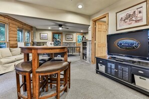 Interior - Liberty Lookout | Ellijay, GA (Ellijay)