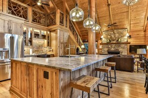 Fridge, microwave, oven, stovetop - Liberty Lookout | Ellijay, GA (Ellijay)