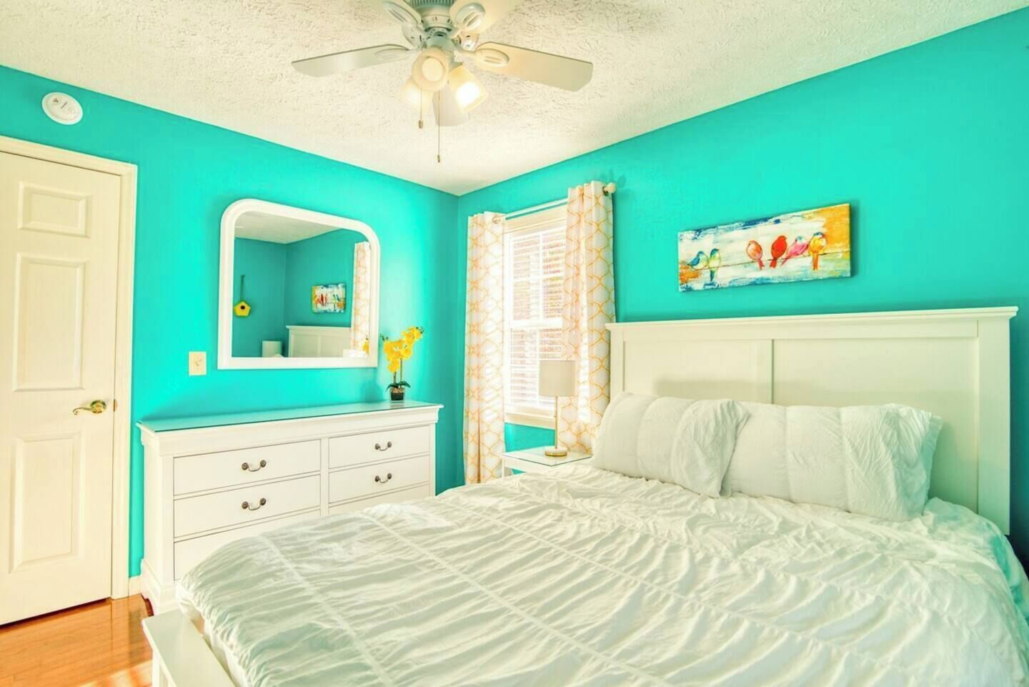 3 bedrooms, iron/ironing board, free WiFi, bed sheets