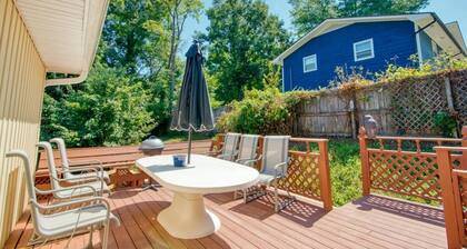 Relax at the serene and spacious duplex nestled in the peaceful, family-friendly neighborhood.
