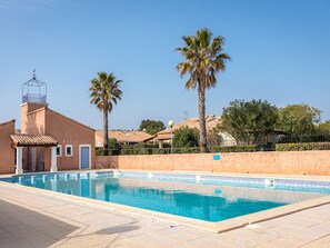 Pool - Family house in Loupian with communal pool and air conditioning (Loupian)