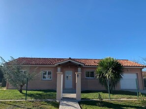 Exterior - Charming 3-Bedroom Home with A/C, Near Beach & Cycling Trails, Sleeps 6 (Parentis-en-Born)