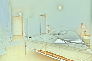 4 bedrooms, WiFi, bed sheets - Villa Larisa (Sveti Lovrec)