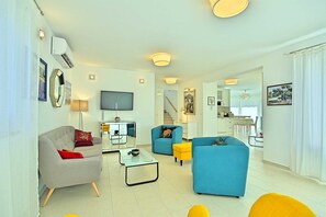 TV, DVD player, stereo - Villa Larisa (Sveti Lovrec)