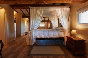 4 bedrooms, in-room safe, iron/ironing board, travel cot - Poggio Tamantino, Villa with poll in Maremma (Toscana)