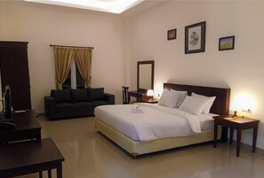 Premium bedding, free WiFi, bed sheets - Asoka Resort Banten (Panimbang)