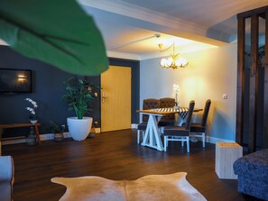 Deluxe Apartment, Sauna, Whirlpool (Nr 5) | 客廳 | 平面電視