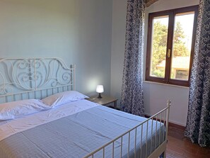 1 bedroom, desk, iron/ironing board, travel cot