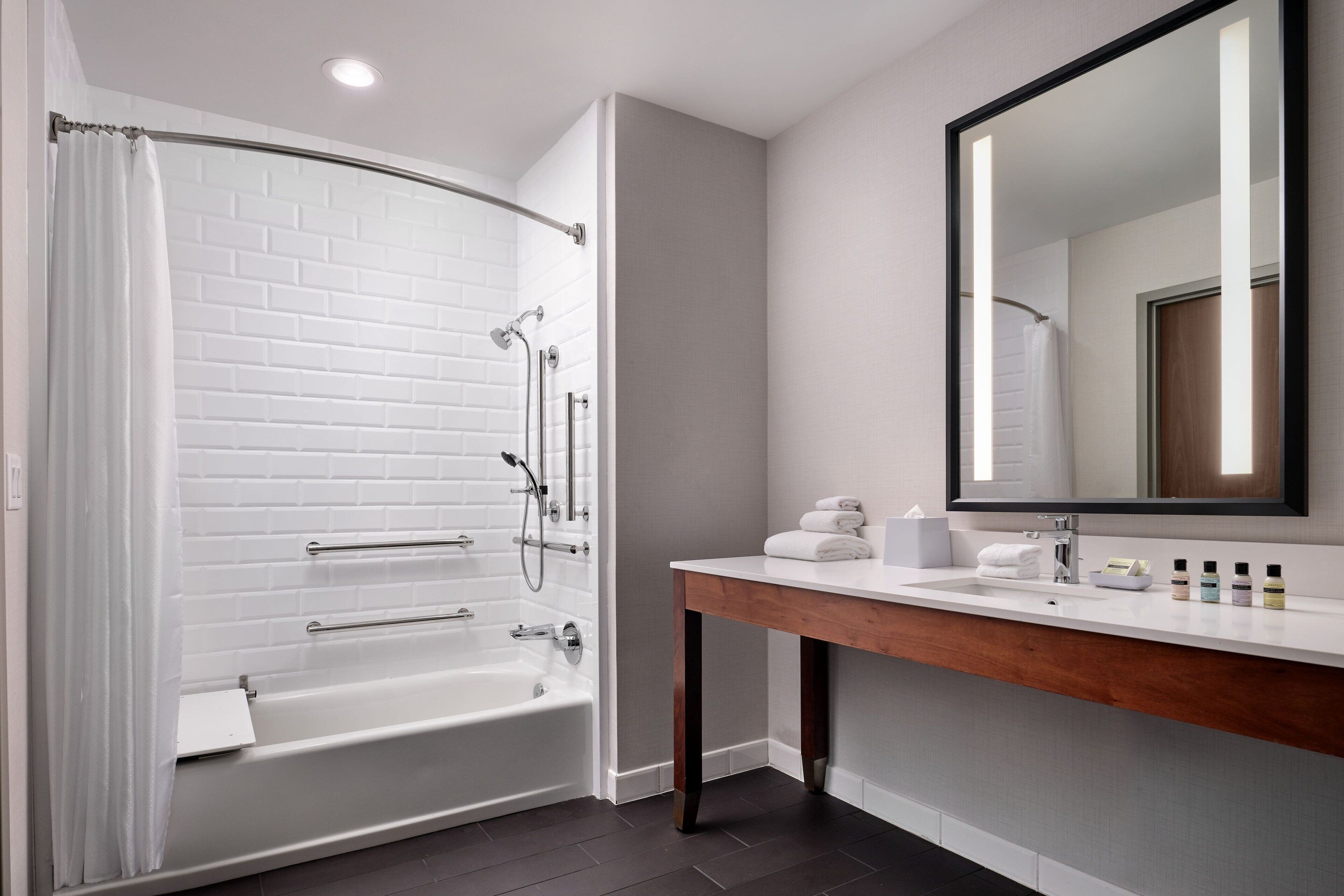 combined shower/bathtub, free toiletries, hair dryer, towels