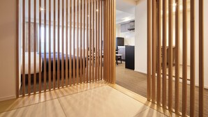 遮光布/窗簾、免費無線上網、床單