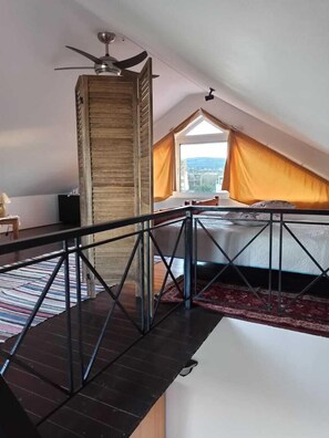 2 chambres, fer et planche à repasser, Wi-Fi, draps fournis