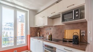 Fridge, microwave, oven, stovetop - Let try you with this little paradise located at 10 min from Paris! (Argenteuil)