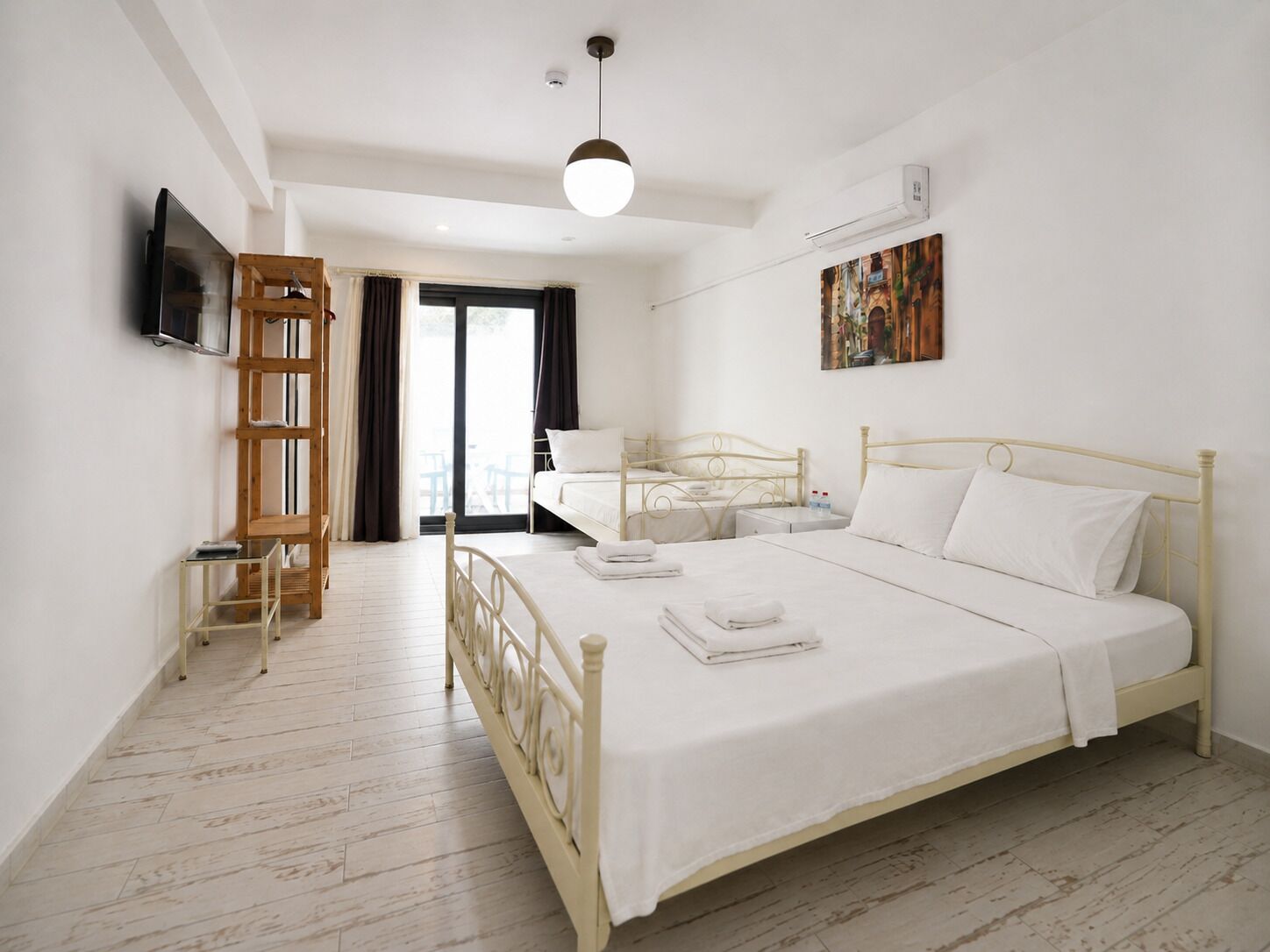 Quarto triplo família, várias camas (1) | Roupas de cama premium, frigobar, quartos à prova de som