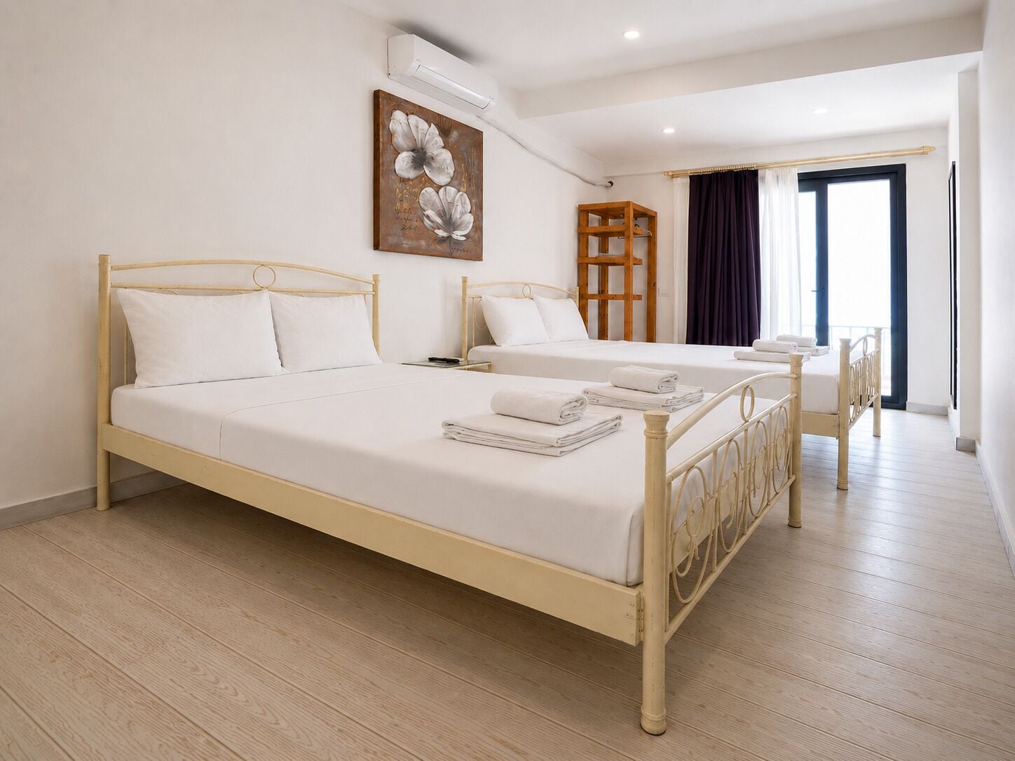 Quarto casal superior (1) | Roupas de cama premium, frigobar, quartos à prova de som