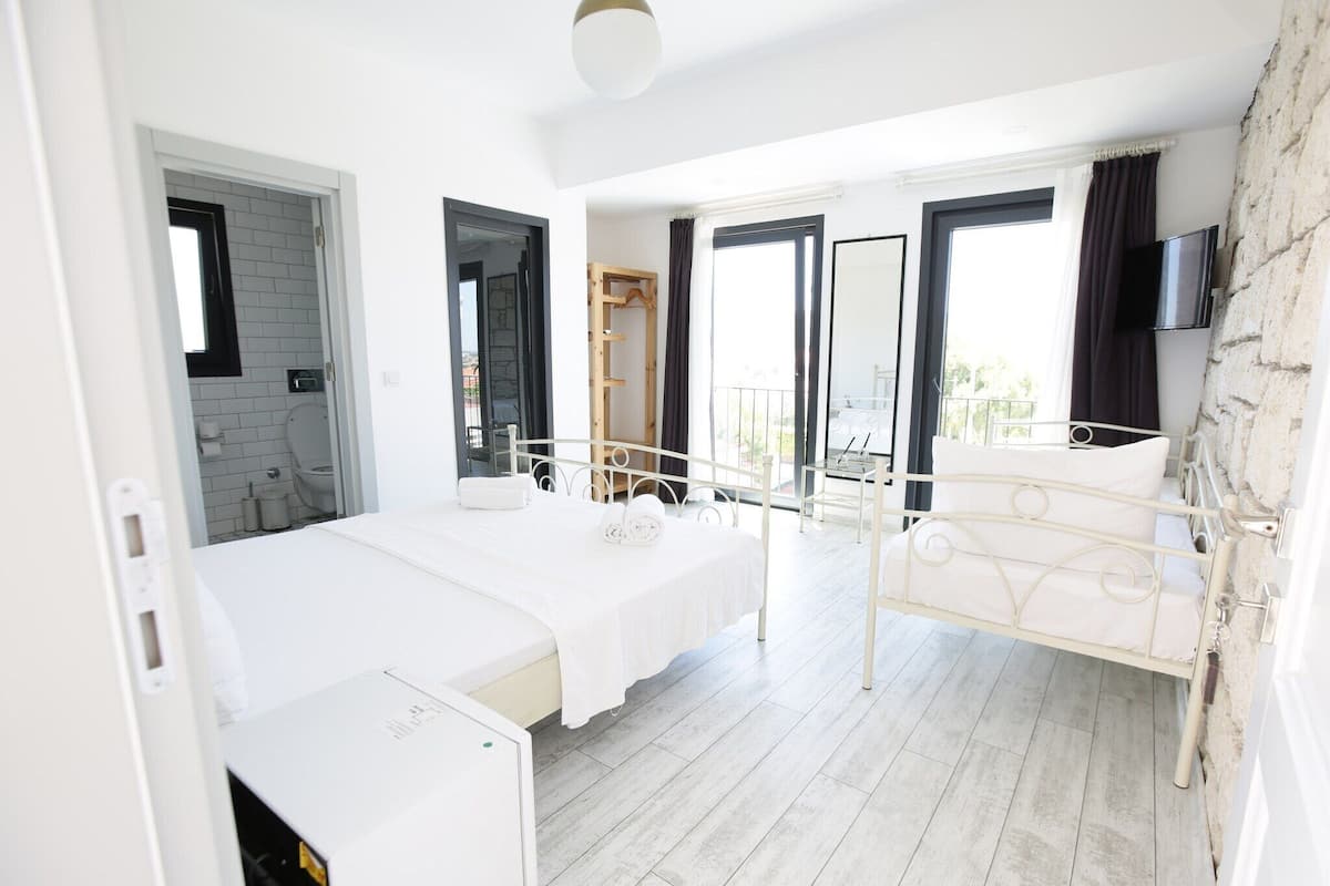 Ropa de cama de alta calidad, minibar y sistema de insonorización