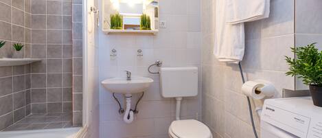 Family House, Multiple Beds, Sea Facing (Beachfront House Nada) | Bathroom