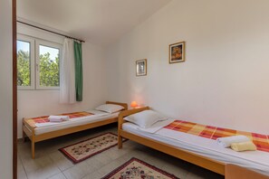 2 kamar tidur, Wi-Fi gratis, dan seprai linen