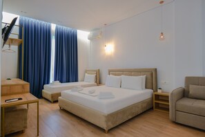 Triple Room | Soundproofing, free WiFi, bed sheets - Otto Hotel (Ksamil)