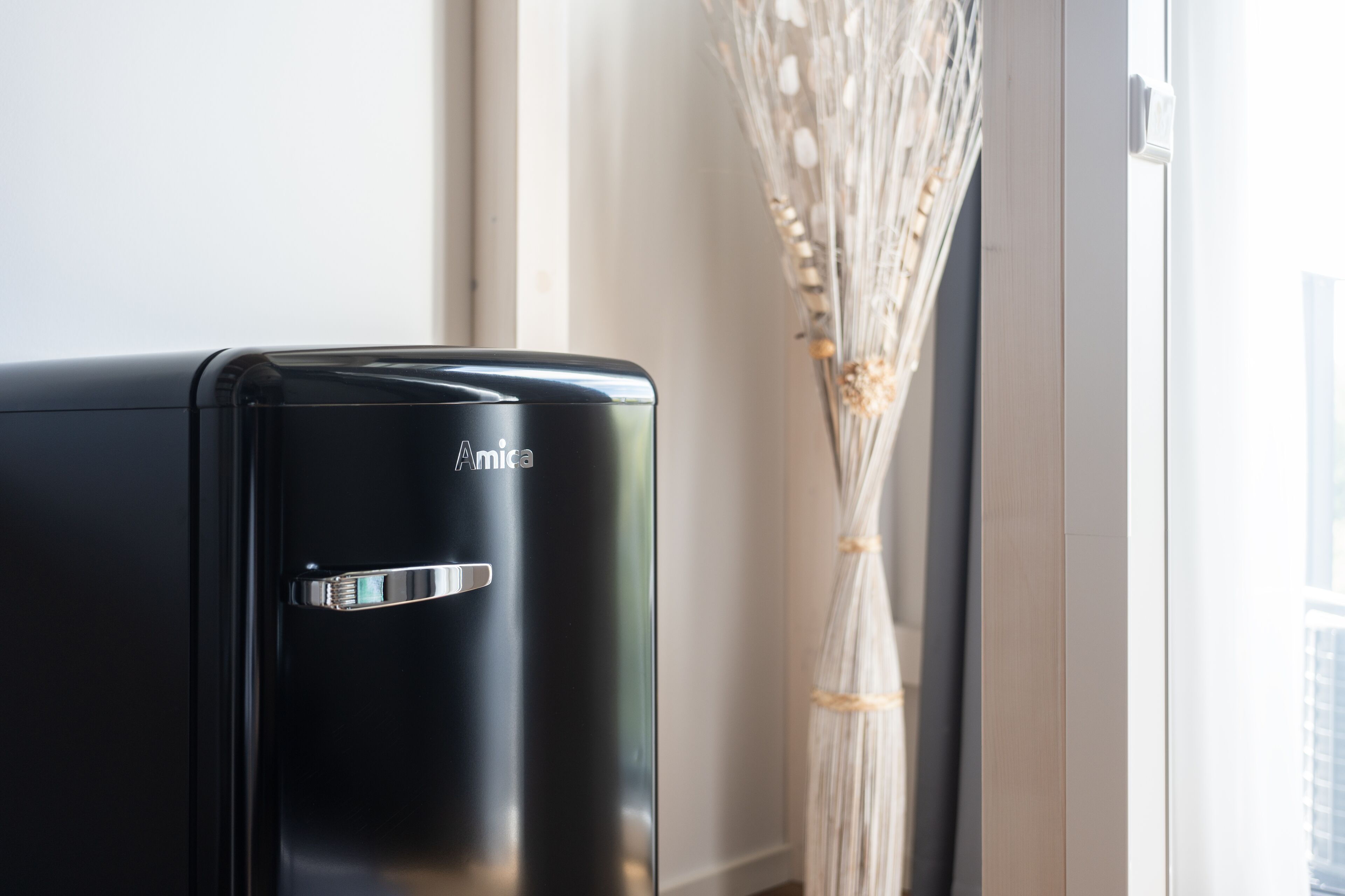 comfort room, 1 queen bed, non smoking, kitchenette | mini fridge