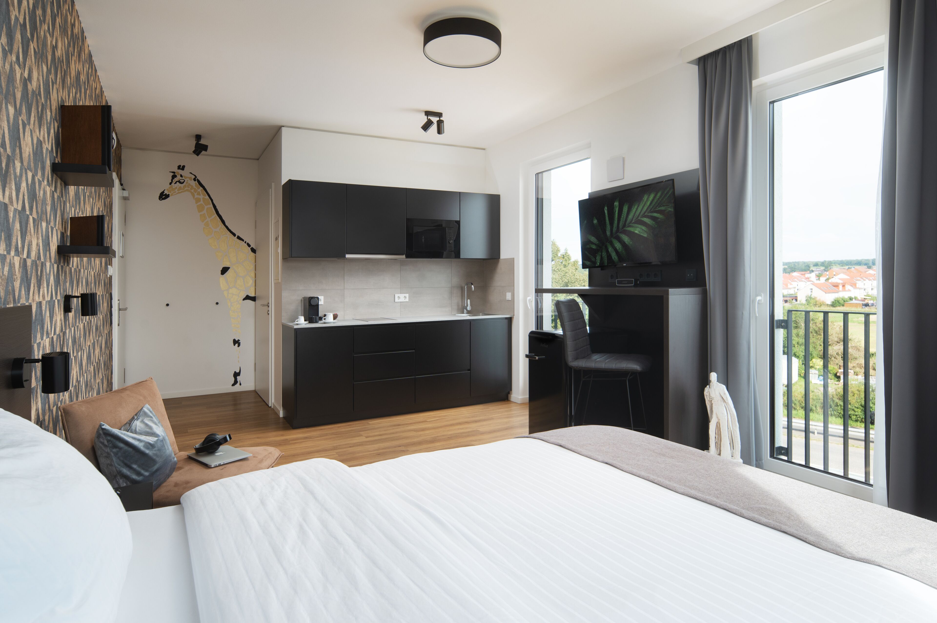 Comfort-Zimmer, 1 Queen-Bett, Nichtraucher, Kochnische | Daunenbettdecken, Schreibtisch, laptopgeeigneter Arbeitsplatz