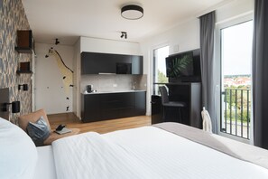 Comfort Room, 1 Queen Bed, Non Smoking, Kitchenette - We rooms Hotel (Karben)