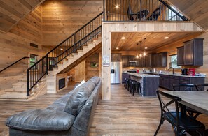 المنشأة من الداخل