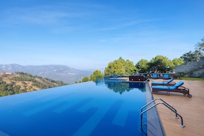 Outdoor pool - Glenview Resort Kasauli, a member of Radisson Individuals (Kasauli)