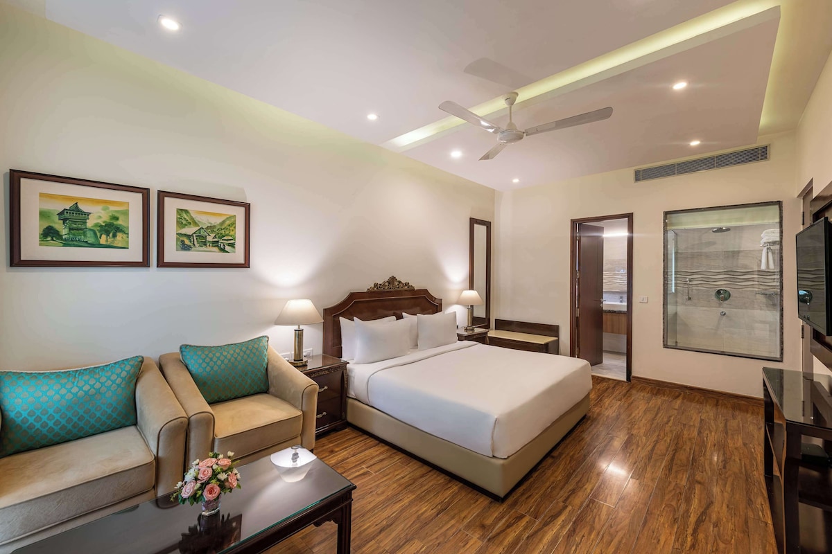 Executive Suite, Valley View