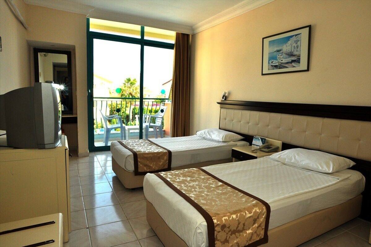 Free minibar items, WiFi, bed sheets