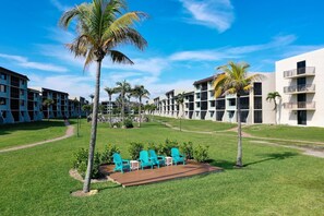 Property grounds - Loggerhead Cay 274: Beautiful Condo on the Beach! (Sanibel)