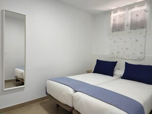 1 bedroom, iron/ironing board, free WiFi, bed sheets - ACAPULCO AMAZING VIEWS. POOL. FREE WIFI (Costa Adeje)