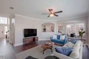 TV, fireplace, offices